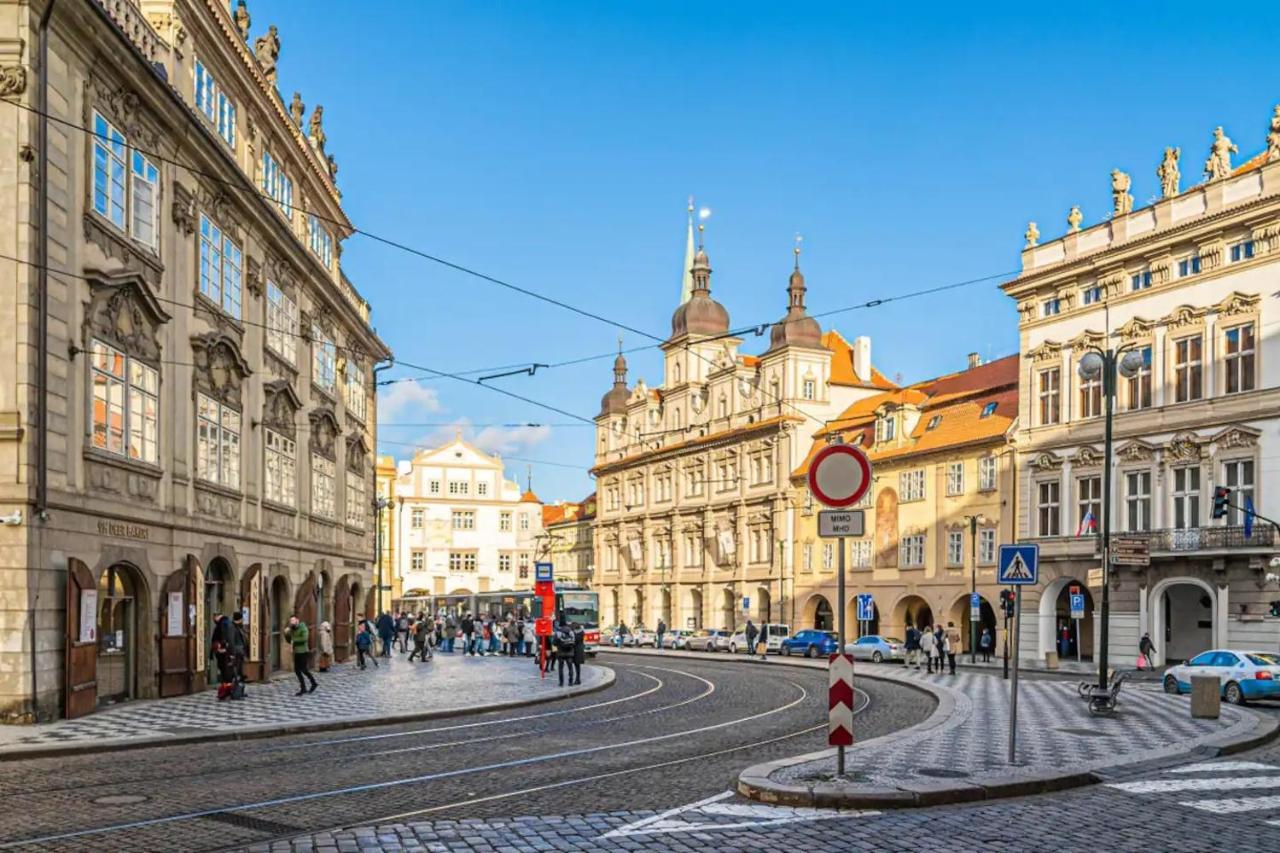 Apartmán Bright & Spacious At Mala Strana, Charles Bridge 3 Min Of Walk Praha Exteriér fotografie